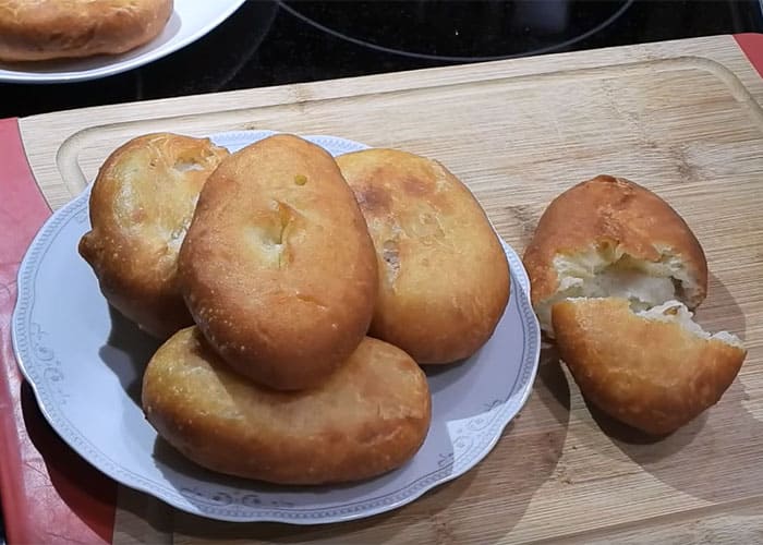 Домашние жареные пирожки с картошкой