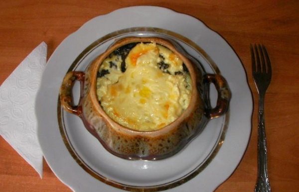 Говядина с картошкой в горшочке в духовке. Рецепт без обжарки со сметаной, сыром, сливками, солеными огурцами
