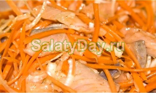 Хе из горбуши с корейской морковью - блюдо для любителей острой, ароматной пищи