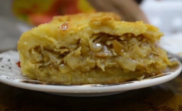 Как приготовить пирог с капустой из слоеного теста по пошаговому рецепту и фото