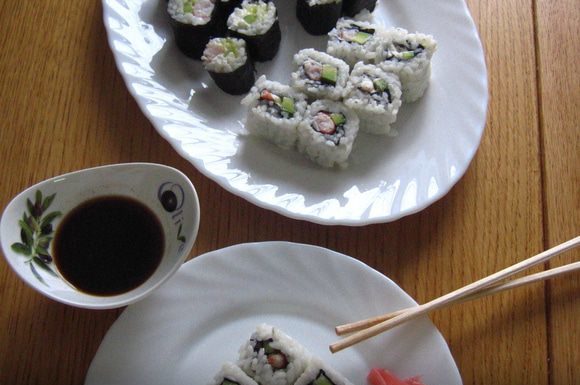Как приготовить роллы с креветками в домашних условиях