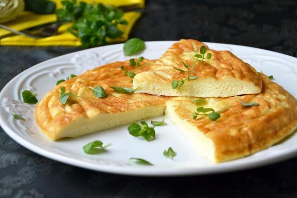 Омлет без молока – вкусные рецепты приготовления на сковороде, в микроволновке, в духовке и в мультиварке
