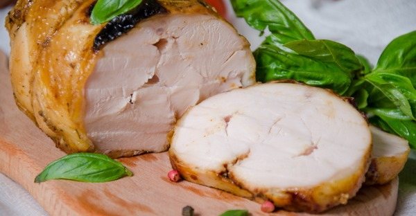 Пастрома из куриной грудки в домашних условиях. Рецепт в духовке, мультиварке сыровяленая, сырокопченая в молоке, рассоле, соевом соусе, соли
