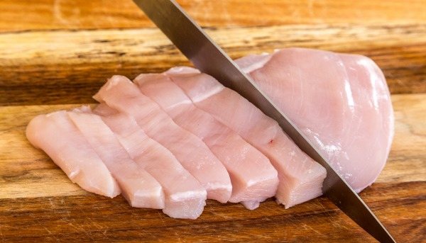 Пастрома из куриной грудки в домашних условиях. Рецепт в духовке, мультиварке сыровяленая, сырокопченая в молоке, рассоле, соевом соусе, соли