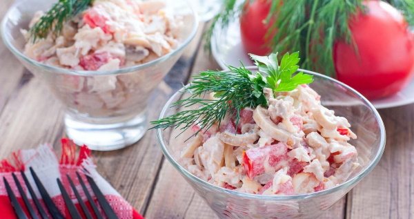 Салат Алекс с курицей и шампиньонами. Рецепт с фото