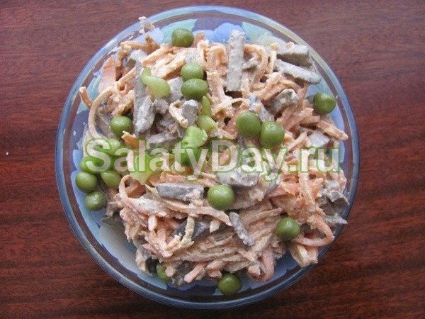 Салат с копченой курицей и корейской морковью – «Гурман»