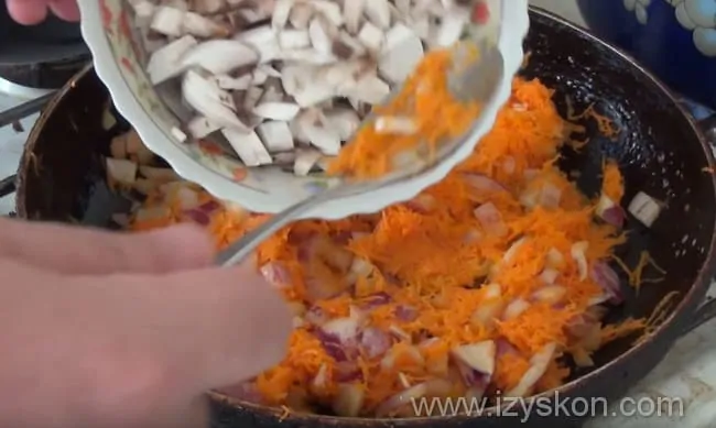Вкуснейший сырный суп с белыми грибами по старому бабушкиному рецепту